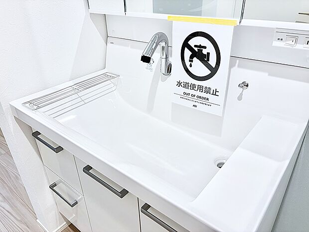 ■手洗いや顔を洗う時も快適に使える便利なシャワー
