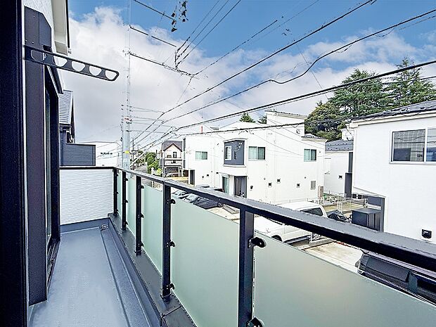 2号棟 ■ 季節の移ろいを感じられる開放的な空間です