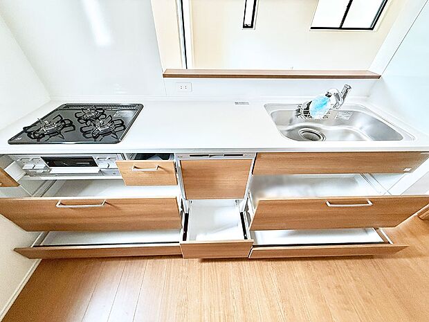 2号棟 ■シンプルで機能的、毎日使いやすいキッチン