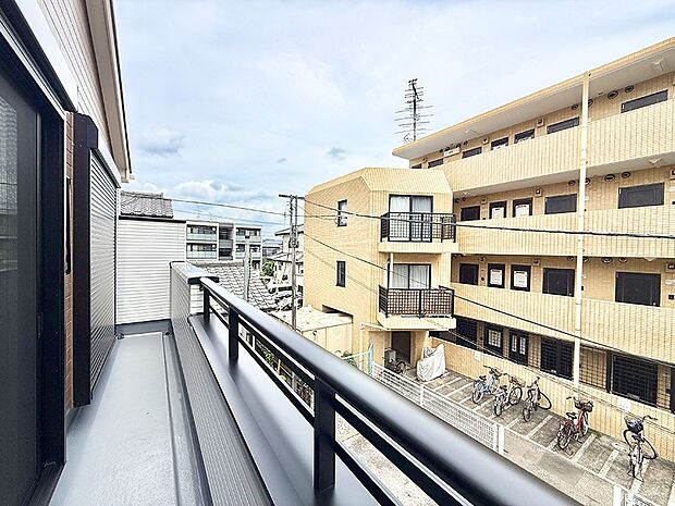 1号棟 ■ 自然を身近に感じる、開放的なバルコニー