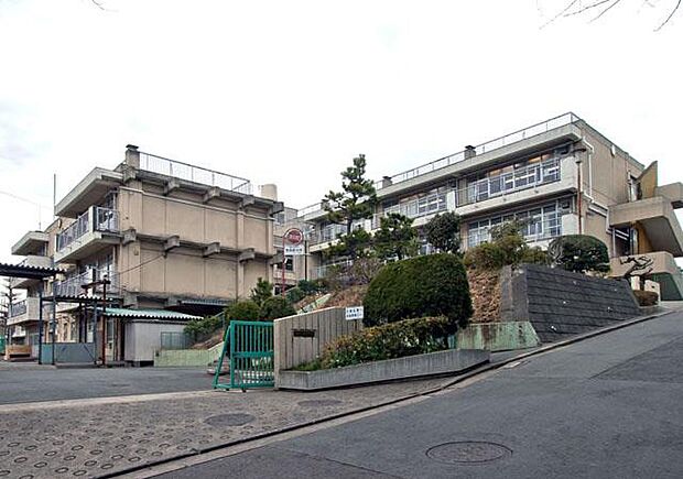 中学校 1100m 横浜市立岡津中学校