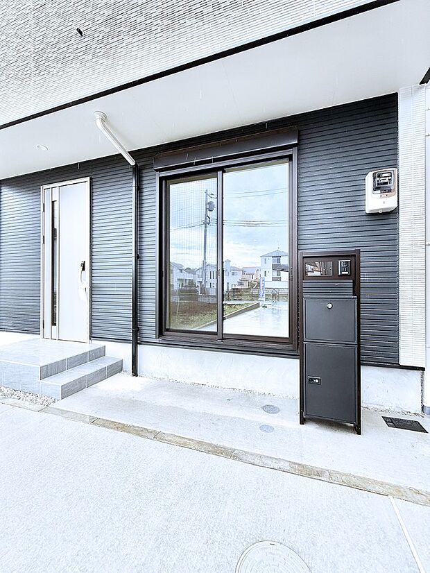 7号棟 ■ シンプルで美しく、住まいの第一印象を彩る玄関です