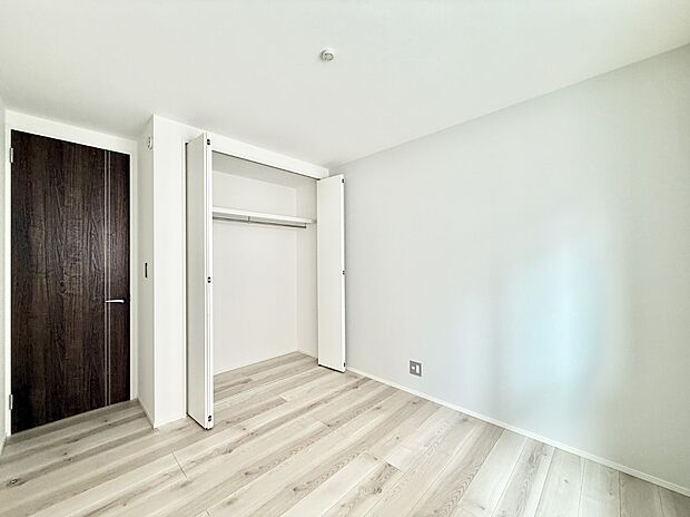 3号棟 ■落ち着いた色合いのお部屋で穏やかな時間を楽しめます