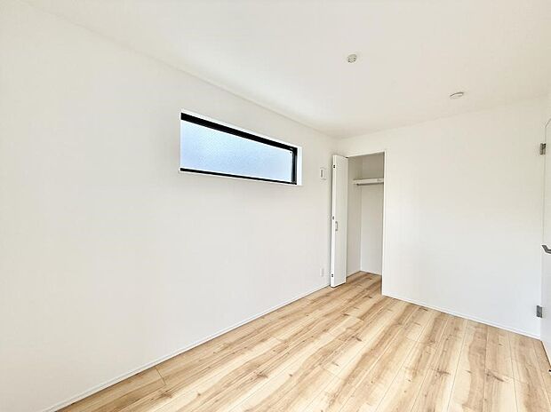 7号棟 ■落ち着いた色合いのお部屋で穏やかな時間を楽しめます