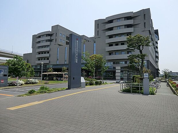 病院 900m 横浜市立みなと赤十字病院