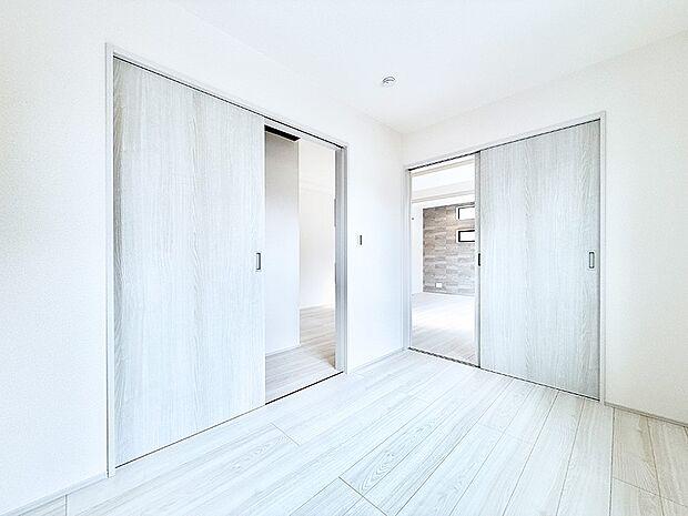 2号棟 ■落ち着いた色合いのお部屋で穏やかな時間を楽しめます
