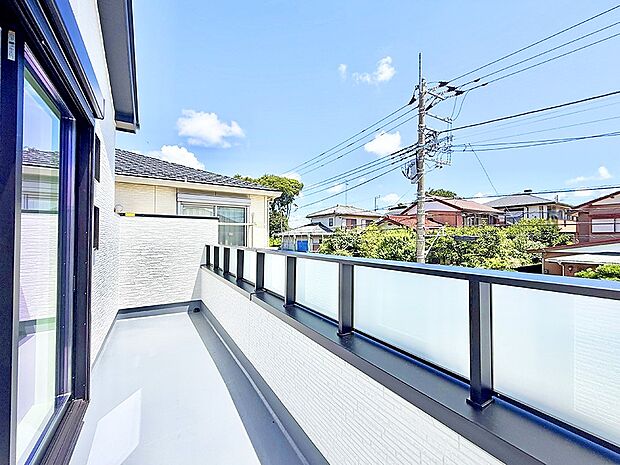A号棟  ■ 季節の移ろいを感じられる開放的な空間です