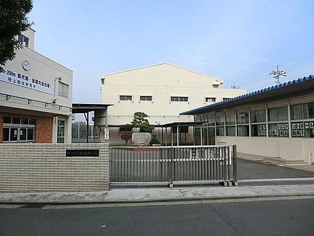 中学校 1000m 横浜市立泉が丘中学校