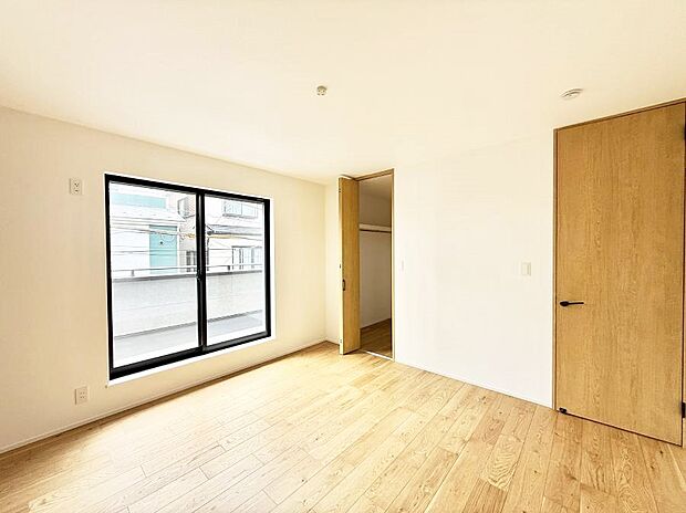 1号棟 ■落ち着いた色合いのお部屋で穏やかな時間を楽しめます