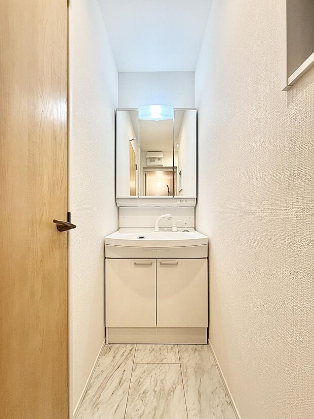 1号棟 ■朝の準備がスムーズにできる広さです