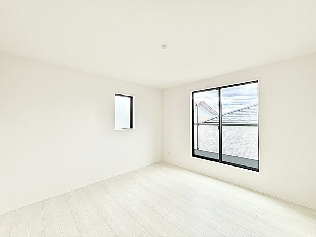 1号棟 ■落ち着いた色合いのお部屋で穏やかな時間を楽しめます
