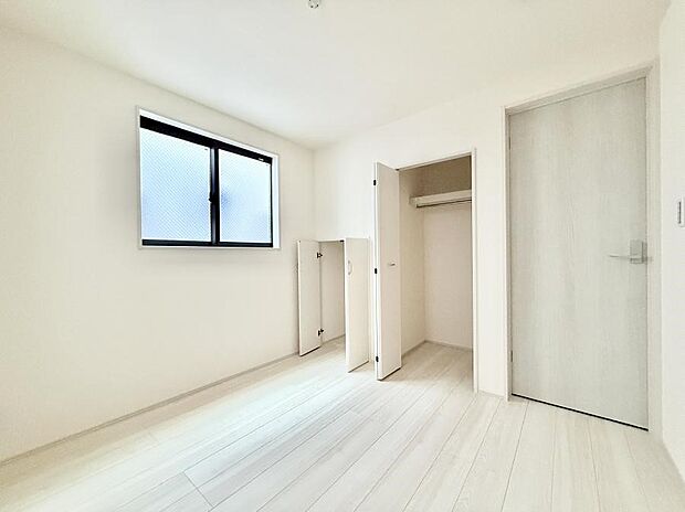 1号棟  ■落ち着いた色合いのお部屋で穏やかな時間を楽しめます