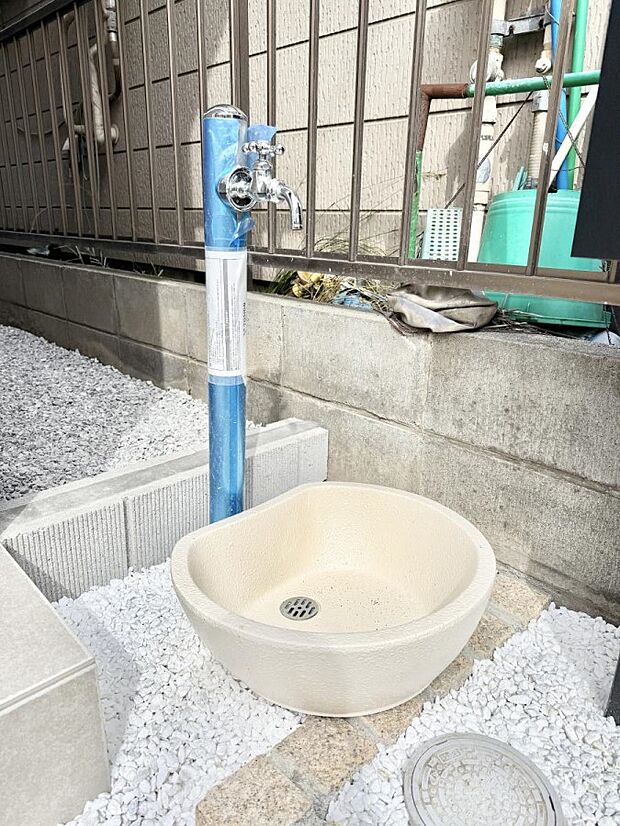 1号棟  ■外水栓付きで庭作業や洗車に便利です