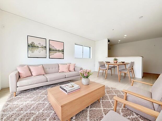 2号棟 ■心落ち着く場所、ゆったり過ごせるリビング※家具はCGです
