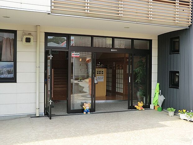 幼稚園・保育園 450m 学校法人湘南やまゆり学園 認定こども園 中央マドカ幼稚園