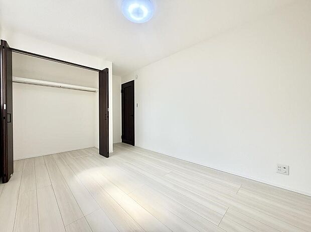1号棟  ■読書や趣味リモートワークなどさまざまな用途に対応できる柔軟さがあります