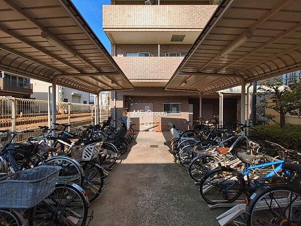 ■移動手段の選択肢が広がる、便利な駐輪場付きの住まいです