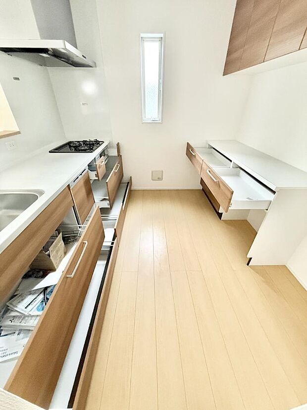 2号棟 ■シンプルで機能的、毎日使いやすいキッチン