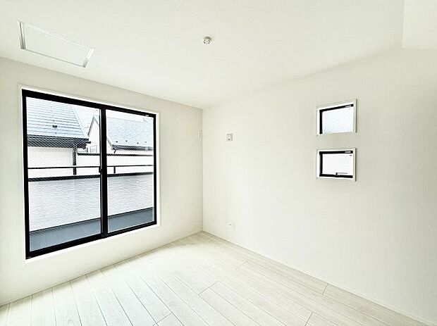 1号棟  ■落ち着いた色合いのお部屋で穏やかな時間を楽しめます