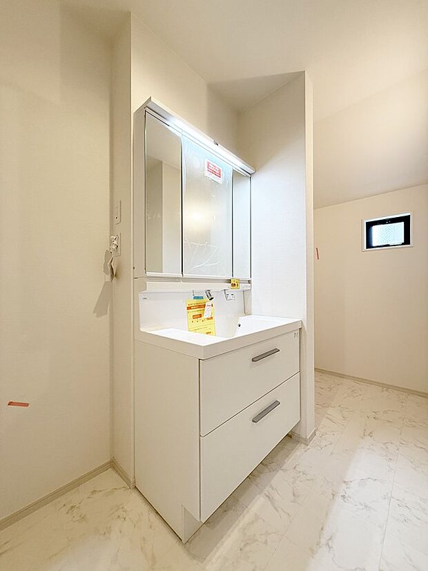 1号棟 ■朝の準備がスムーズにできる広さです