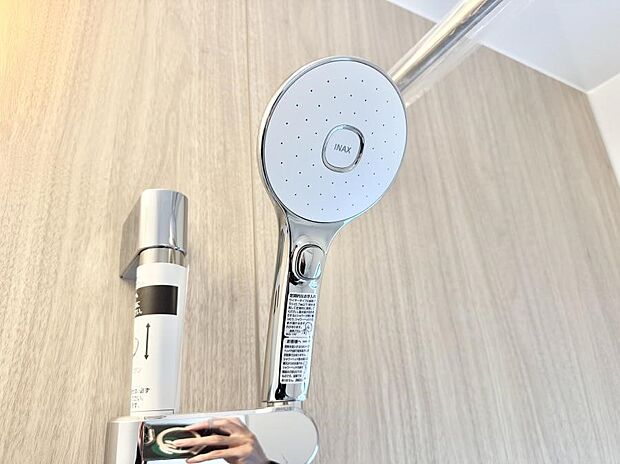 ■手元で簡単に止水できるため、水の無駄遣いを減らすことができます。