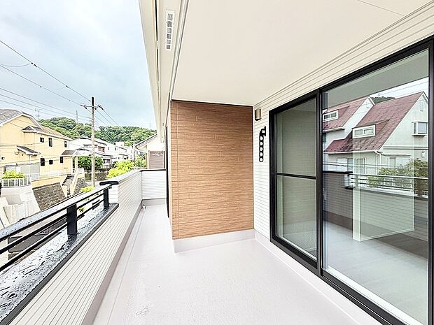 1号棟 ■ 季節の移ろいを感じられる開放的な空間です