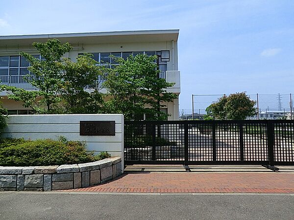 小学校 650m 藤沢市立石川小学校