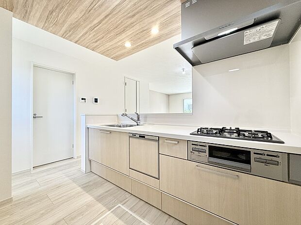 2号棟 ■家族の絆を深める、温もりのあるキッチン