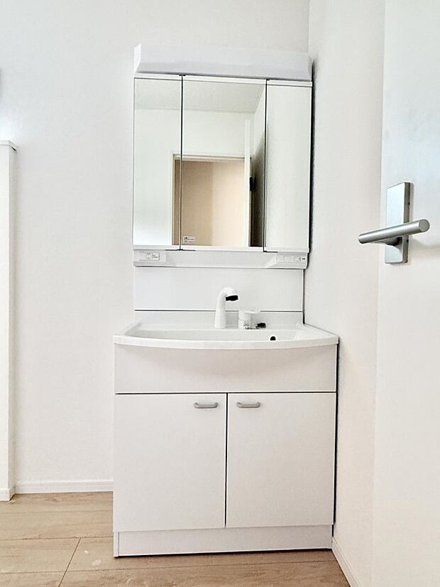 2号棟 ■朝の準備がスムーズにできる広さです