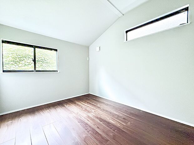 6号棟 ■落ち着いた色合いのお部屋で穏やかな時間を楽しめます