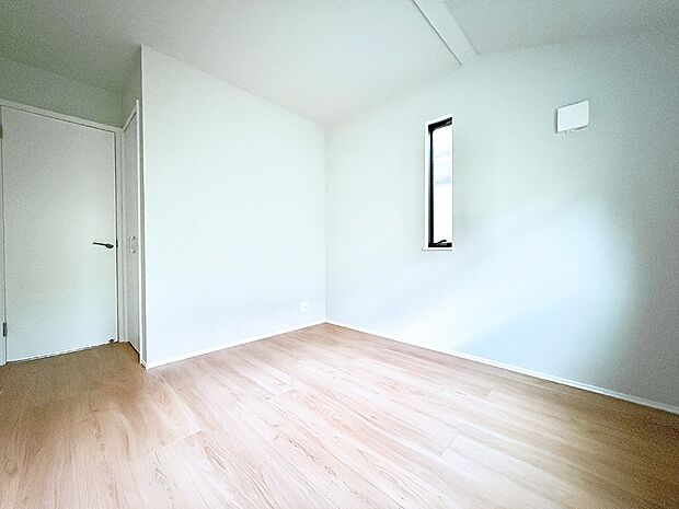 5号棟 ■落ち着いた色合いのお部屋で穏やかな時間を楽しめます