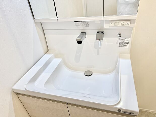 ■手洗いや顔を洗う時も快適に使える便利なシャワー