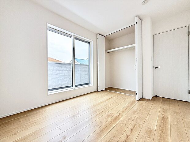 1号棟 ■落ち着いた色合いのお部屋で穏やかな時間を楽しめます