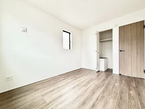 1号棟  ■落ち着いた色合いのお部屋で穏やかな時間を楽しめます