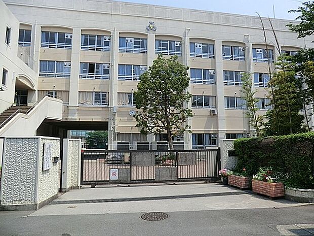 中学校 1000m 川崎市立西高津中学校