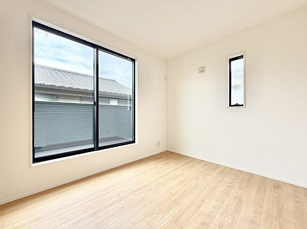 1号棟 ■落ち着いた色合いのお部屋で穏やかな時間を楽しめます