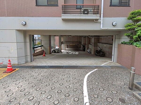 ■敷地内には駐車しやすい駐車場があります（要空き確認）