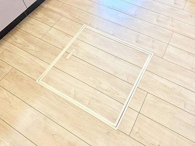 ■日用品やストックに便利な床下収納