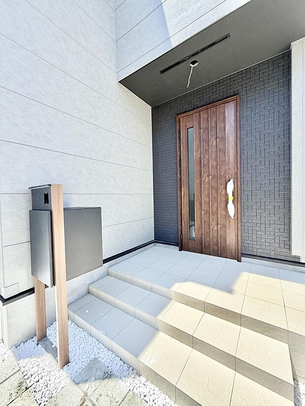 3号棟 ■ 心地よい暮らしへとつながる、温かい玄関