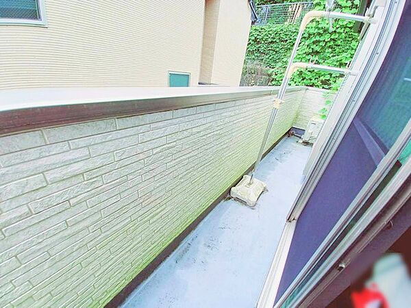洗濯も快適な、2面バルコニー