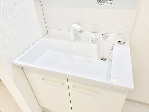 ■手洗いや顔を洗う時も快適に使える便利なシャワー