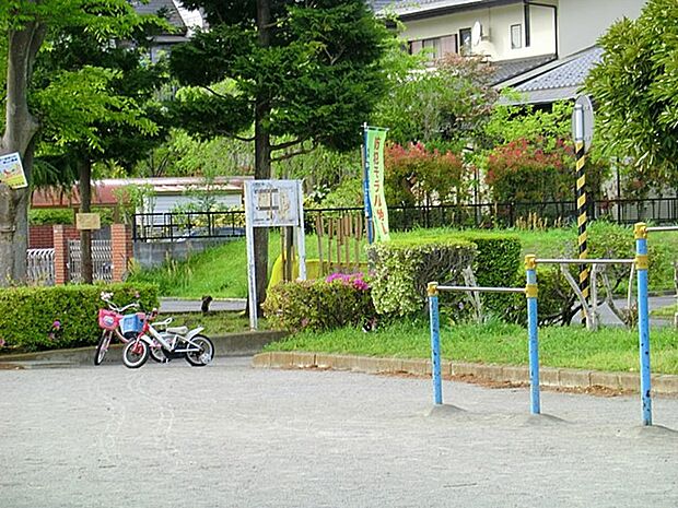 公園 400m 鳶尾西公園