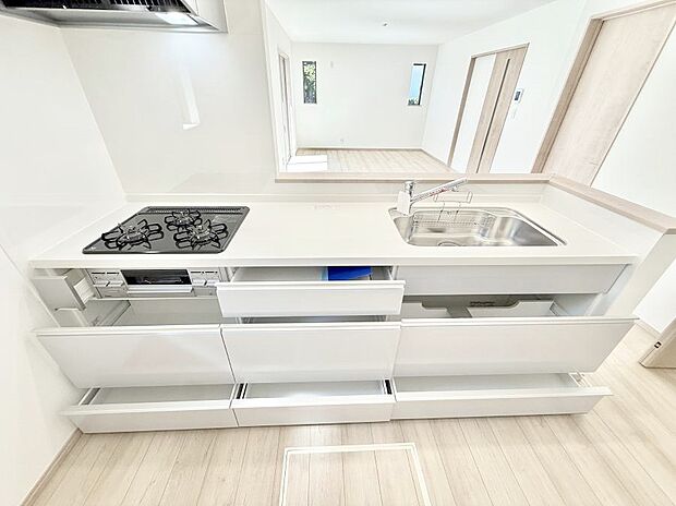 B号棟 ■家族の絆を深める、温もりのあるキッチン