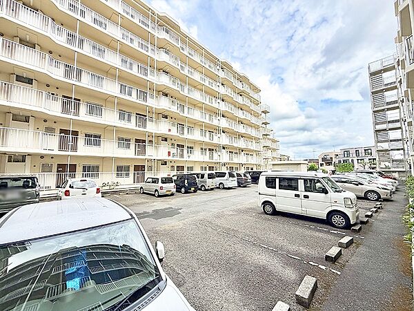 ■敷地内には駐車しやすい駐車場があります（要空き確認）