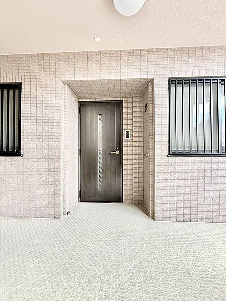 ■ 心地よい暮らしへとつながる、温かい玄関