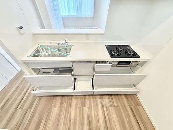 ■シンプルで機能的、毎日使いやすいキッチン