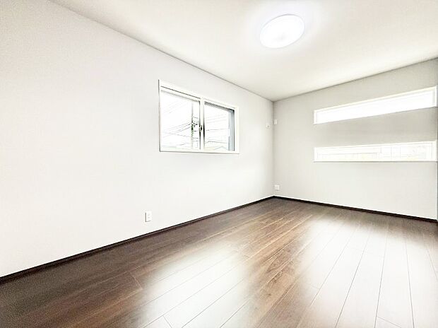 1号棟 ■落ち着いた色合いのお部屋で穏やかな時間を楽しめます
