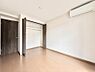 室内：■落ち着いた色合いのお部屋で穏やかな時間を楽しめます
