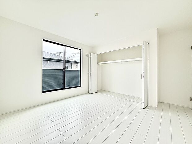 4号棟 ■落ち着いた色合いのお部屋で穏やかな時間を楽しめます