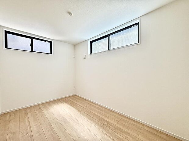 1号棟  ■落ち着いた色合いのお部屋で穏やかな時間を楽しめます
